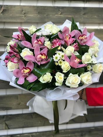 Букет цветов из: Розы и Хризантемы в Магнитогорске