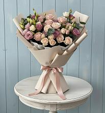Букет цветов из:  Розы и Лизиантусы в Магнитогорске