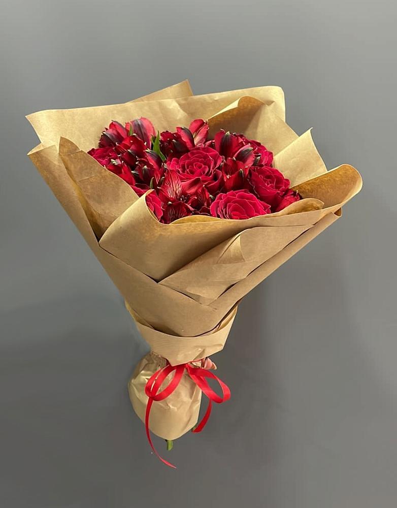 Букет цветов из: Альстромерии и Розы в Магнитогорске