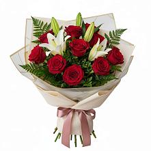 Букет цветов из:  Лилии и Розы в Магнитогорске