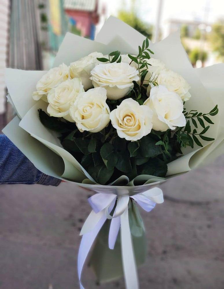 Букет Белые розы Проуд в Магнитогорске