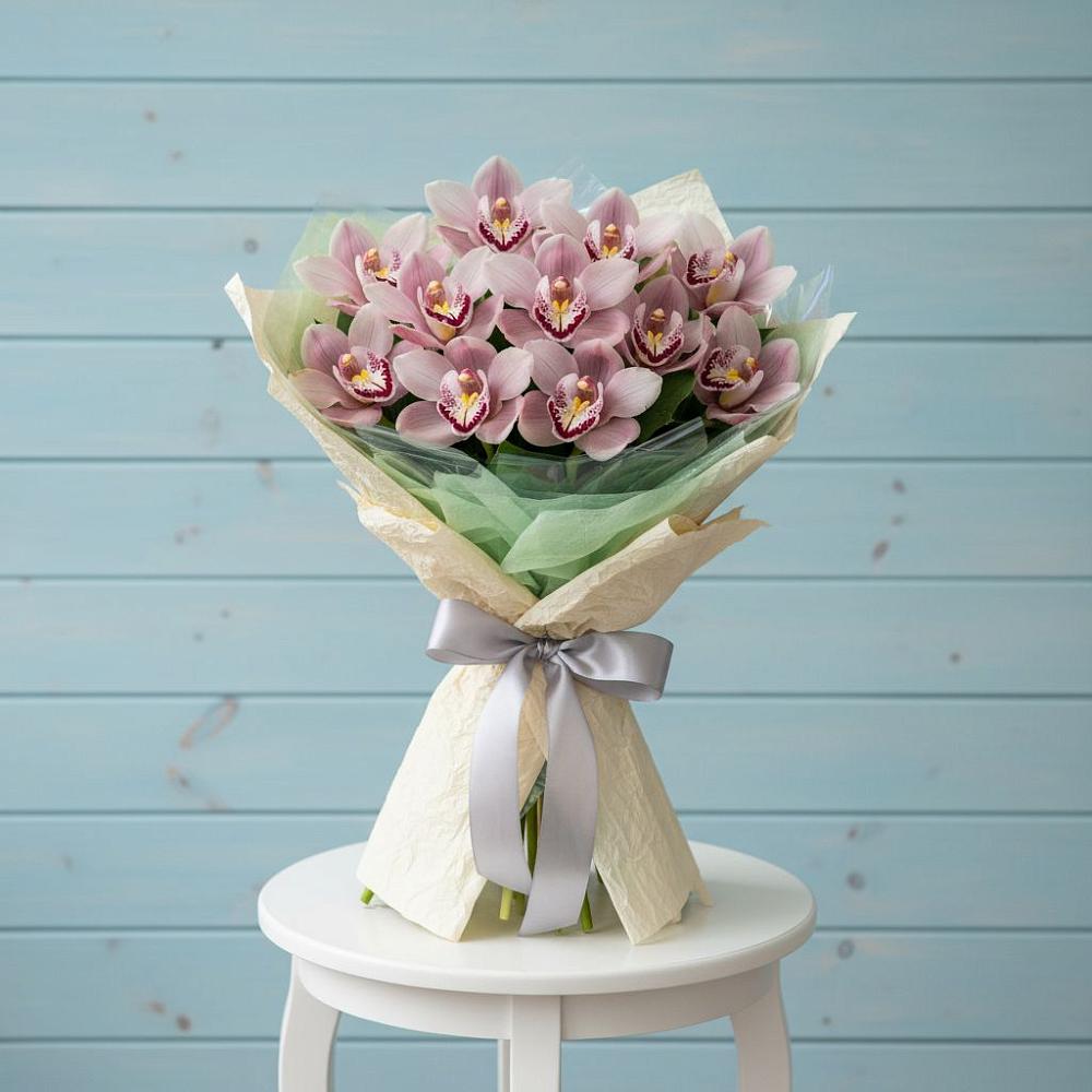 Букет цветов из: Орхидеи и Розы в Магнитогорске