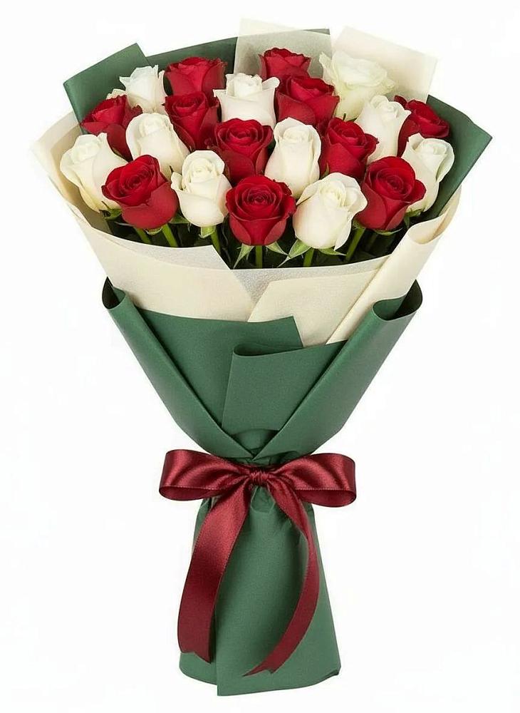 Букет Микс из красных и белых роз в Магнитогорске