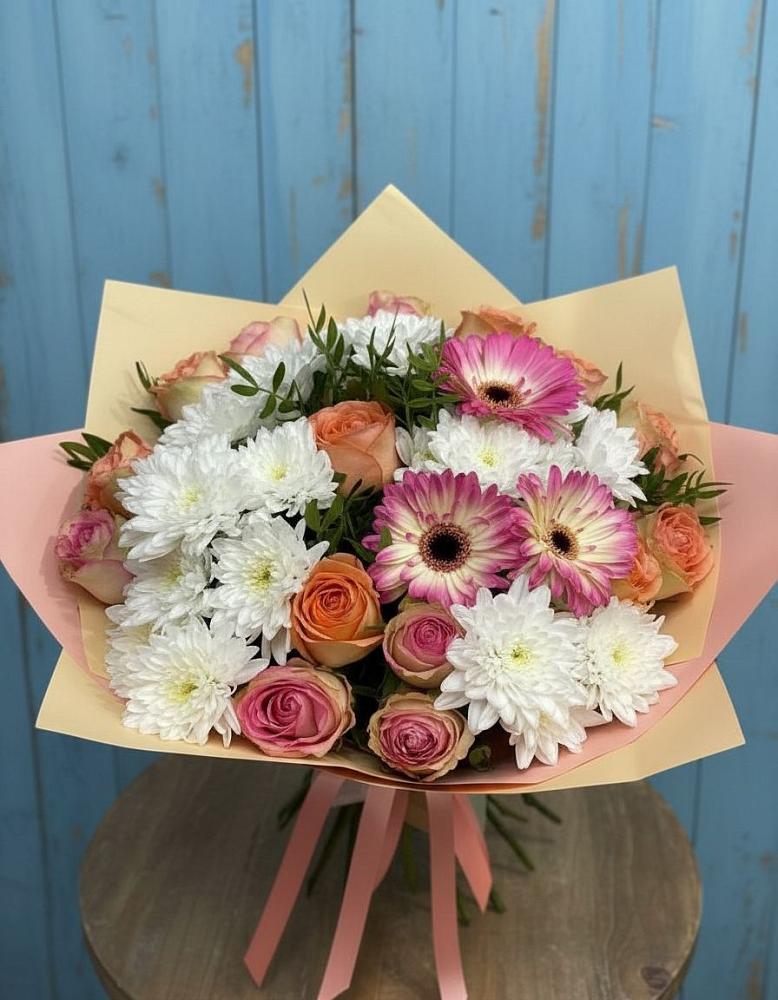 Букет цветов из: Розы, Герберы и Хризантемы в Магнитогорске