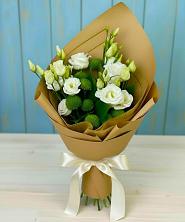 Букет цветов из:  Хризантемы и Лизиантусы в Магнитогорске