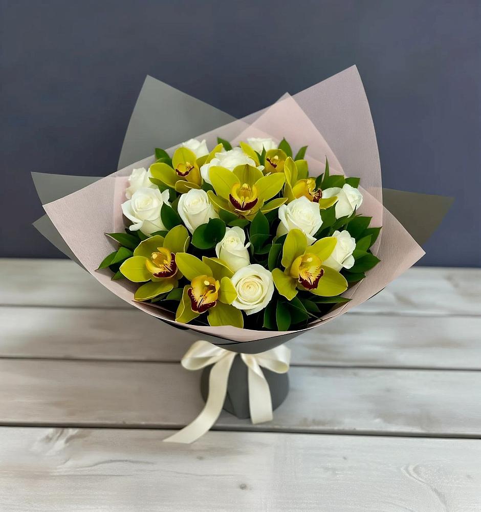 Букет цветов из: Орхидеи и Розы в Магнитогорске