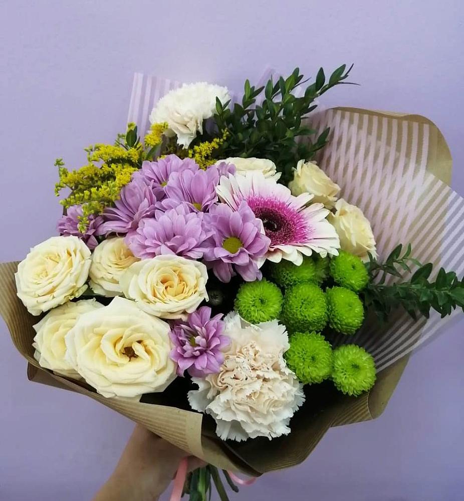 Букет цветов из: Хризантемы, Розы, Гвоздики и Герберы в Магнитогорске