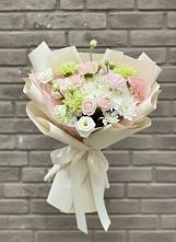 Букет цветов из:  Гвоздики, Розы, Лизиантусы и Хризантемы в Магнитогорске