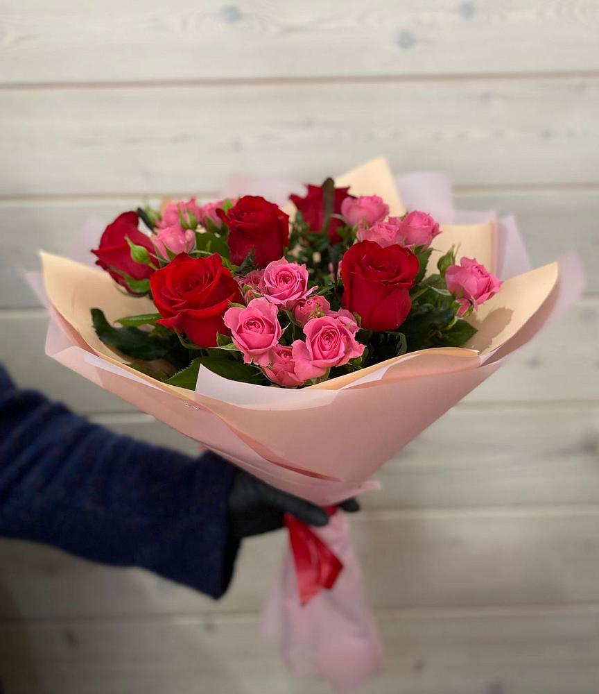 Букет цветов из: Розы в Магнитогорске