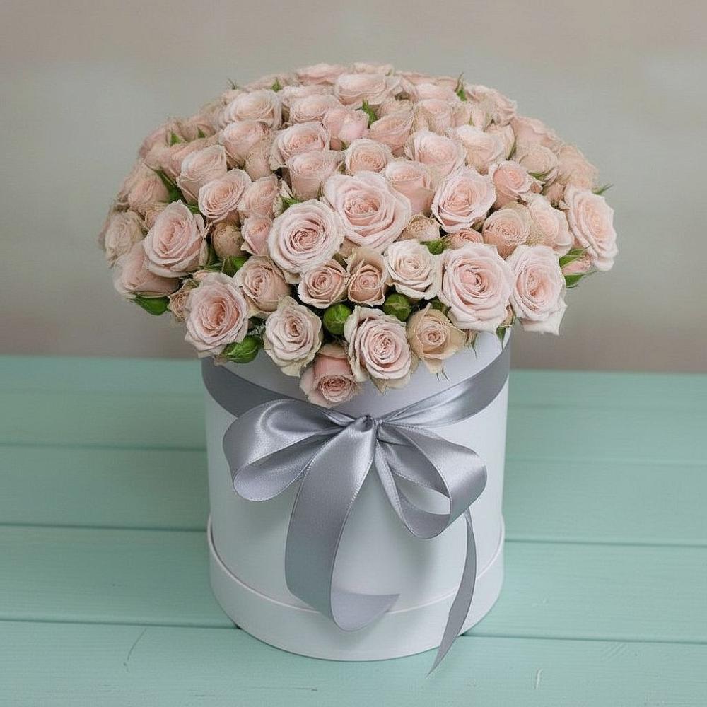 Цветочная композиция из Розы в шляпной коробке в Магнитогорске