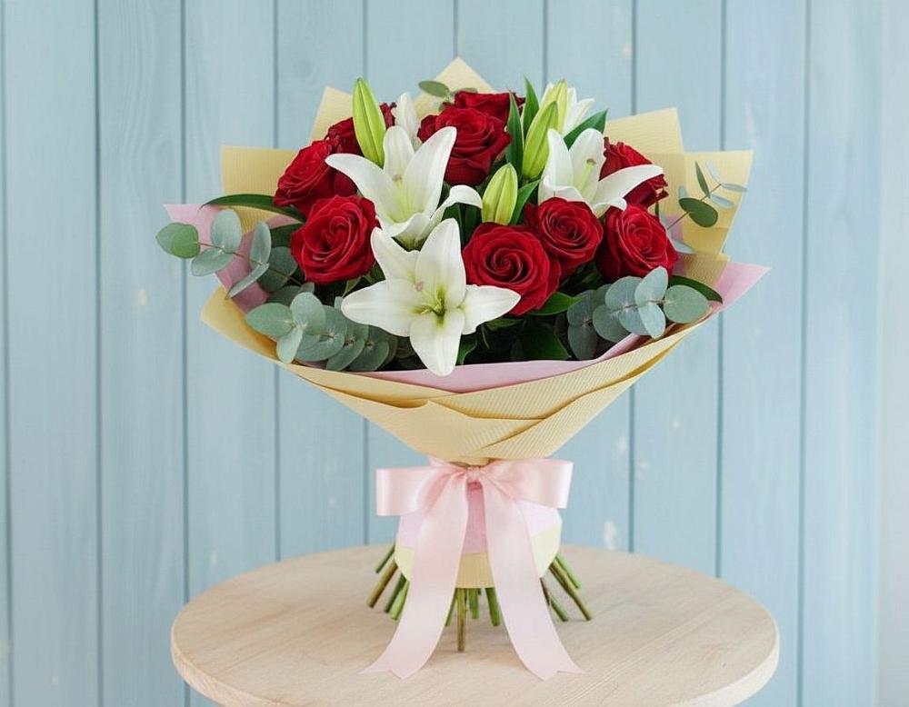 Букет цветов из: Лилии и Розы в Магнитогорске